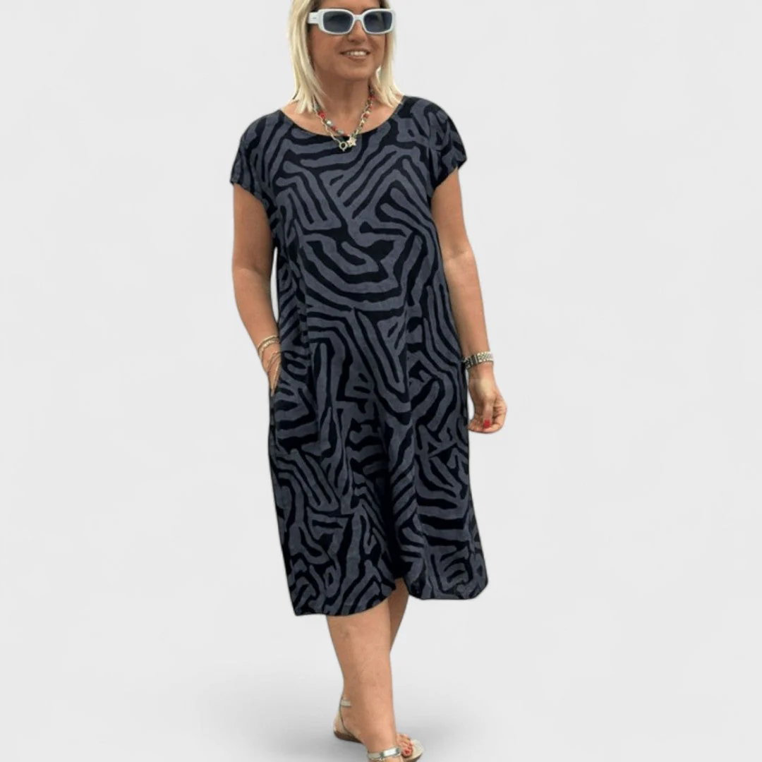 Nelia - Letnia sukienka z okrągłym dekoltem i pięknym wzorem - Image 3