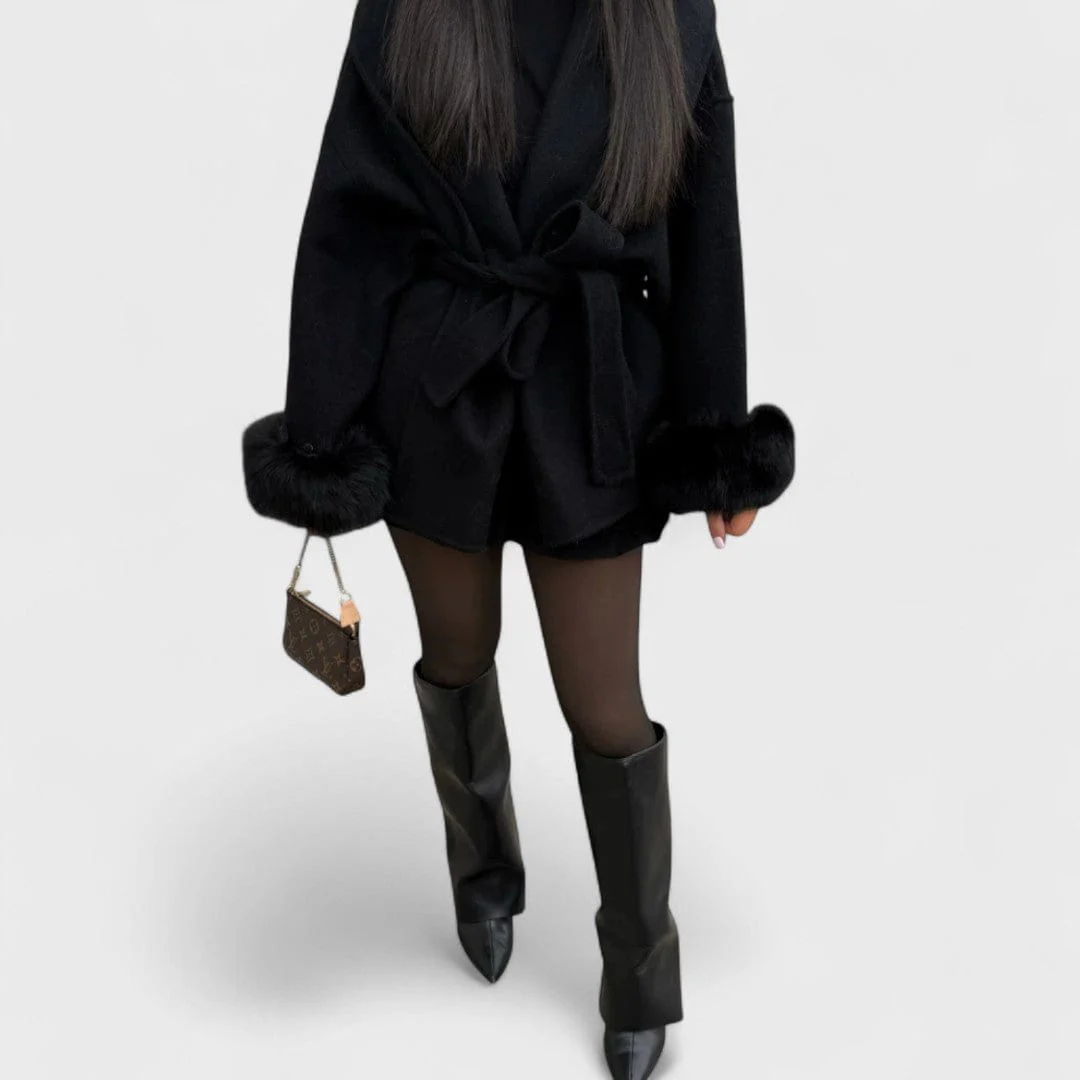 Woolcat – Elegancki płaszcz z ekologicznymi detalami z futra - Image 3